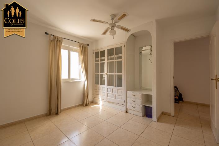 Image No.25-4 Bed Villa / Detached for sale