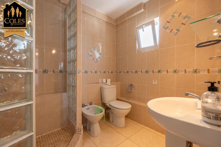 Image No.29-4 Bed Villa / Detached for sale