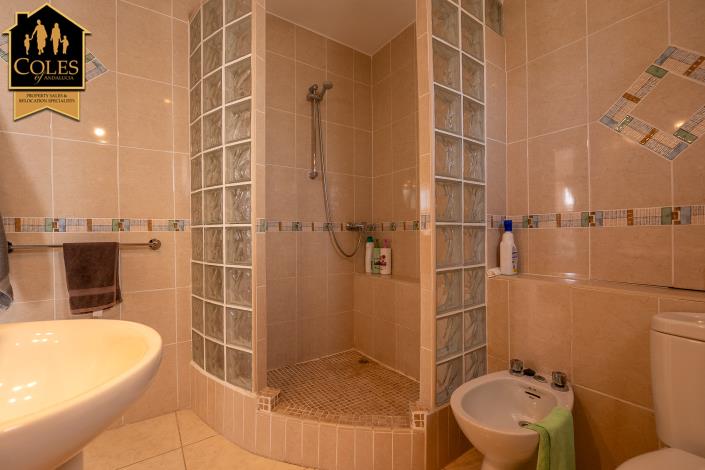 Image No.30-4 Bed Villa / Detached for sale