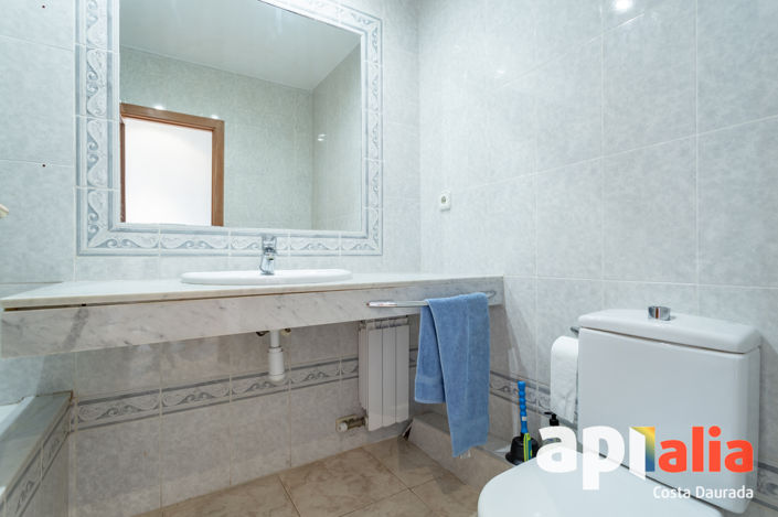 Image No.17-4 Bed Property for sale