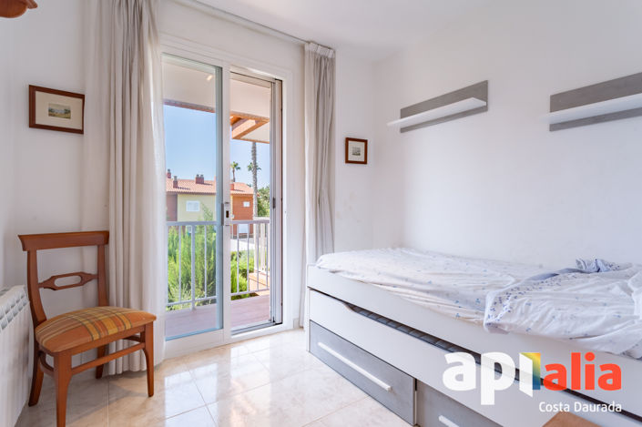 Image No.23-4 Bed Property for sale