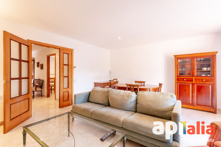 Image No.30-4 Bed Property for sale
