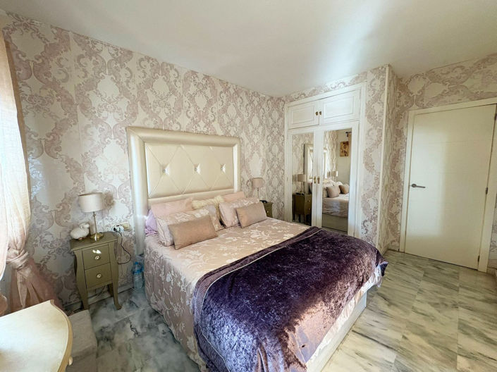Image No.11-3 Bed Property for sale