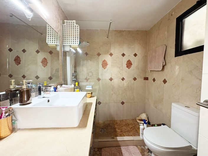 Image No.18-3 Bed Property for sale