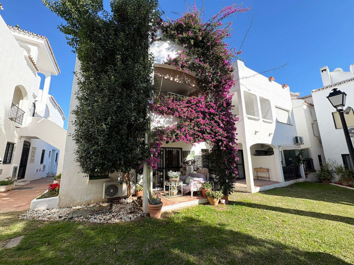 Image No.25-3 Bed Property for sale