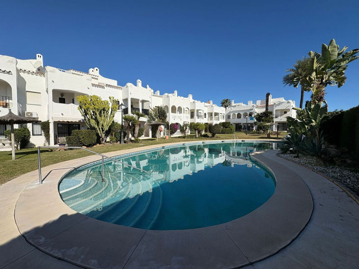 Image No.28-3 Bed Property for sale