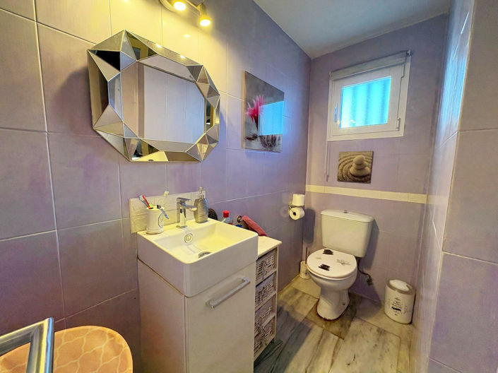 Image No.9-3 Bed Property for sale
