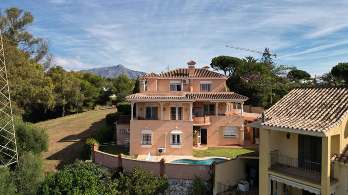 Image No.2-6 Bed Property for sale