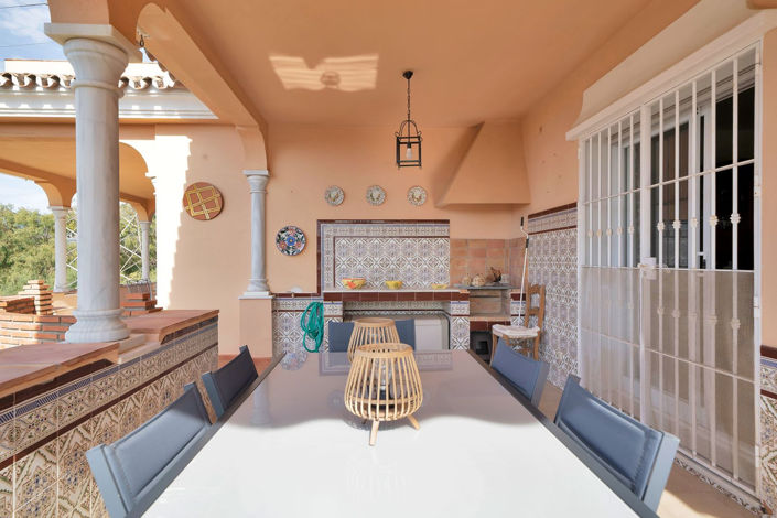 Image No.25-6 Bed Property for sale