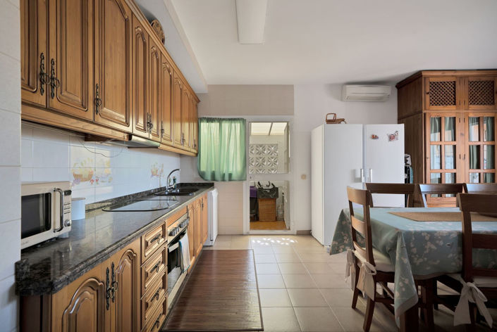 Image No.29-6 Bed Property for sale