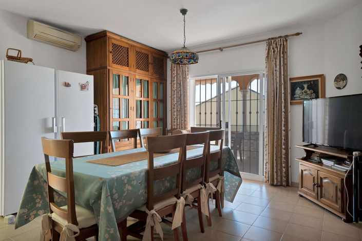 Image No.30-6 Bed Property for sale