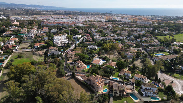 Image No.6-6 Bed Property for sale