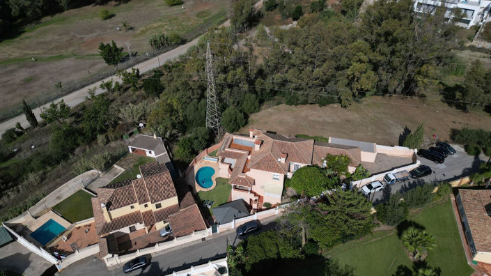 Image No.9-6 Bed Property for sale
