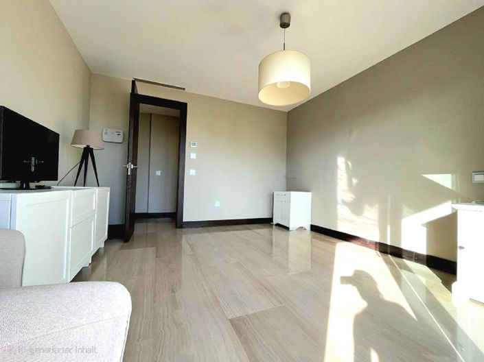 Image No.10-1 Bed Property for sale