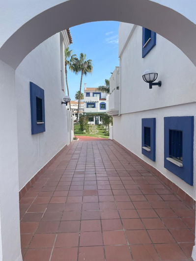 Image No.12-3 Bed Property for sale