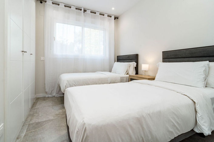 Image No.15-3 Bed Property for sale
