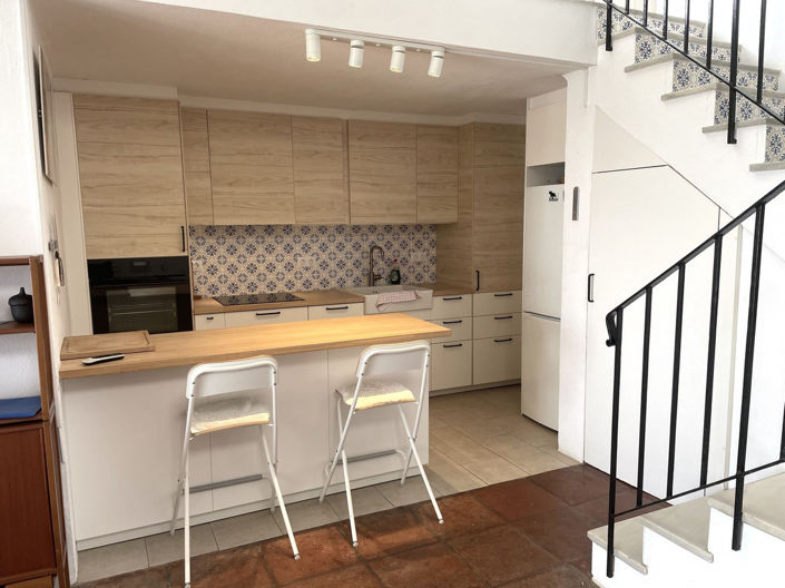 Image No.10-2 Bed Property for sale