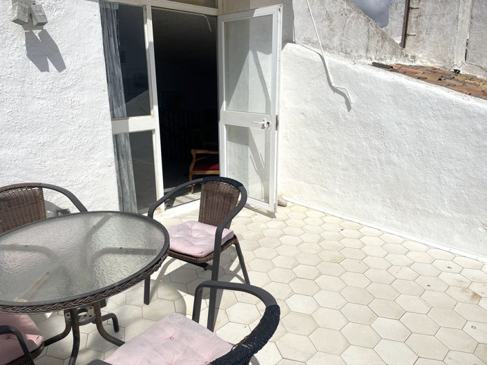 Image No.16-2 Bed Property for sale