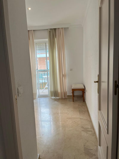Image No.10-2 Bed Property for sale