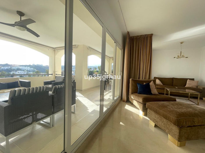 Image No.12-2 Bed Property for sale