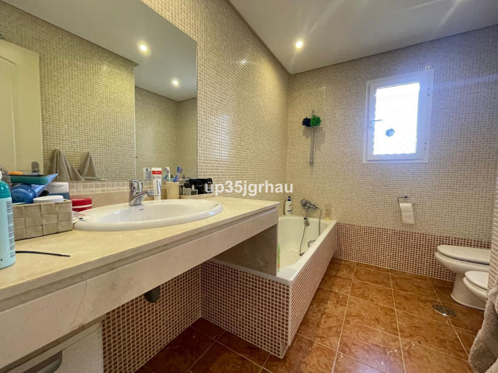 Image No.22-2 Bed Property for sale