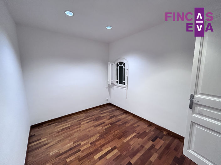 Image No.23-3 Bed Property for sale