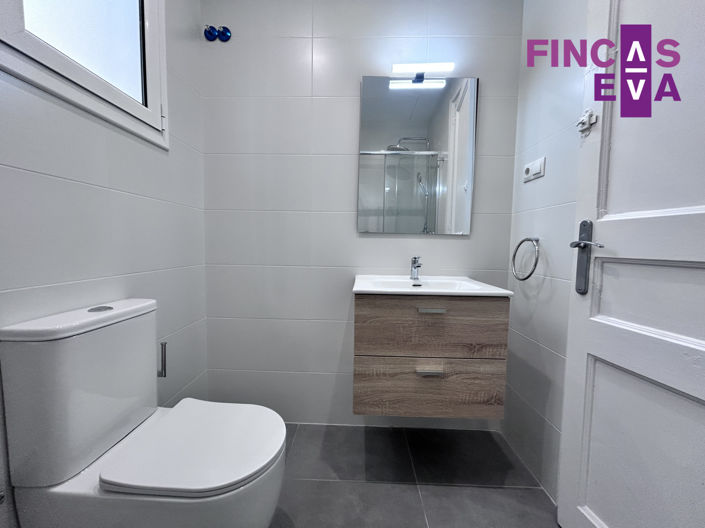 Image No.29-3 Bed Property for sale