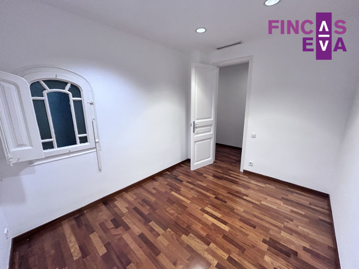 Image No.39-3 Bed Property for sale