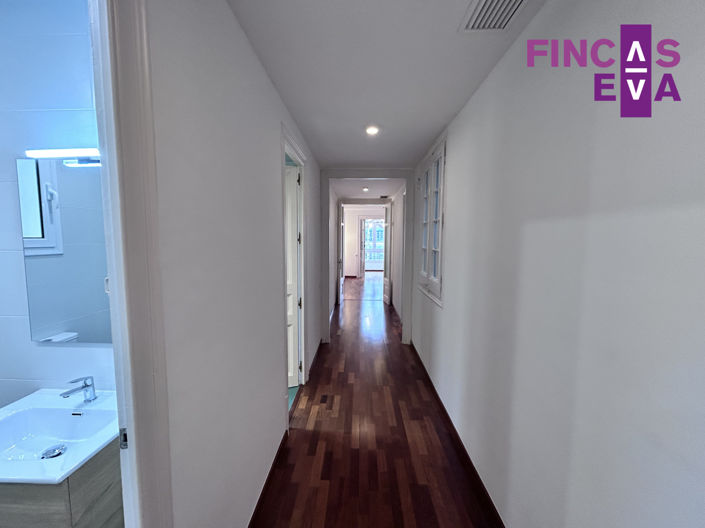 Image No.43-3 Bed Property for sale