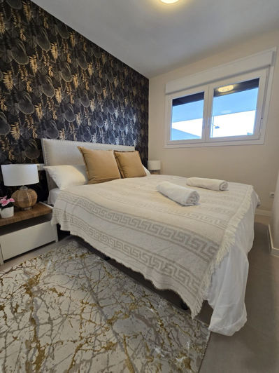 Image No.9-2 Bed Property for sale