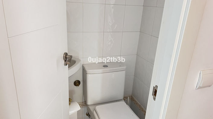 Image No.12-4 Bed Property for sale