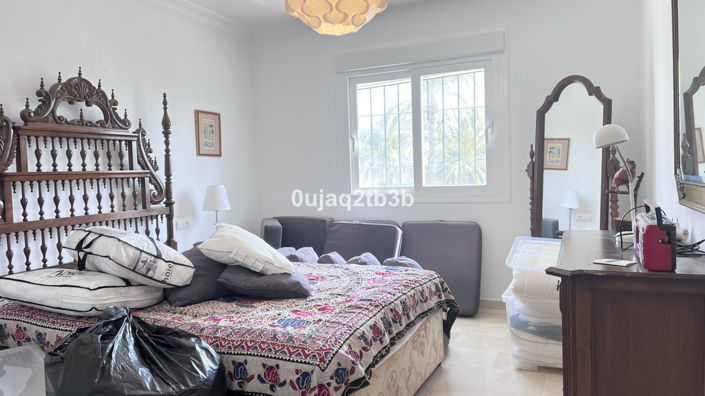 Image No.13-4 Bed Property for sale