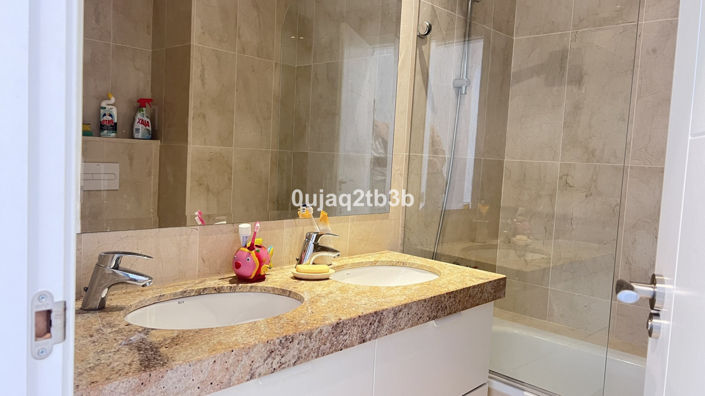 Image No.15-4 Bed Property for sale