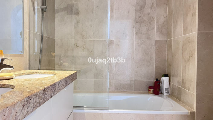 Image No.16-4 Bed Property for sale