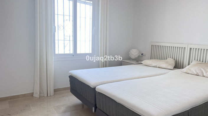 Image No.20-4 Bed Property for sale