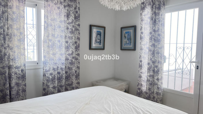 Image No.30-4 Bed Property for sale