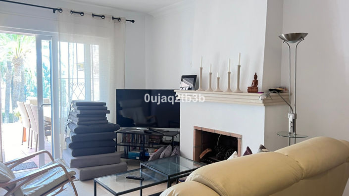 Image No.4-4 Bed Property for sale