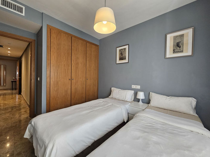 Image No.15-3 Bed Property for sale
