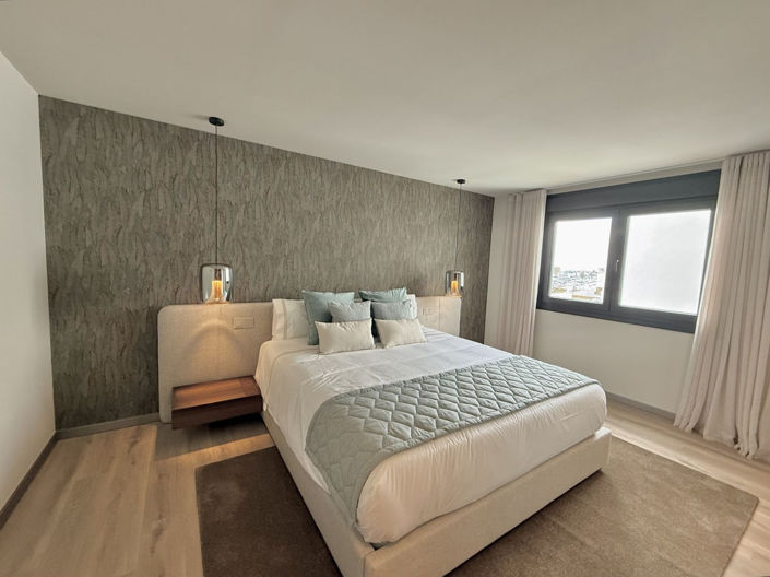 Image No.19-5 Bed Property for sale