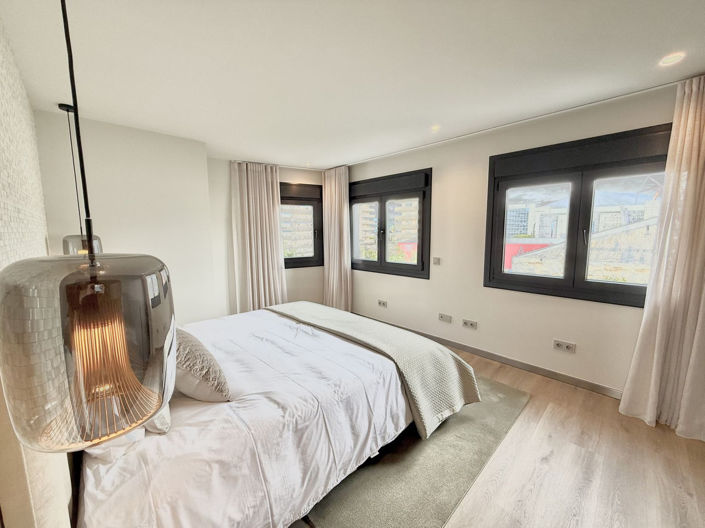 Image No.23-5 Bed Property for sale