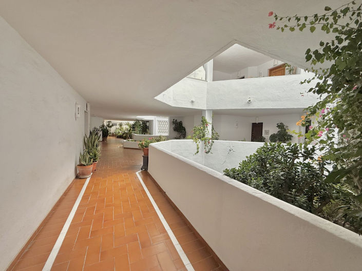 Image No.29-5 Bed Property for sale