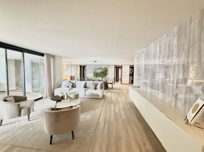 Image No.5-5 Bed Property for sale