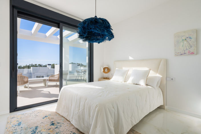 Image No.27-3 Bed Property for sale