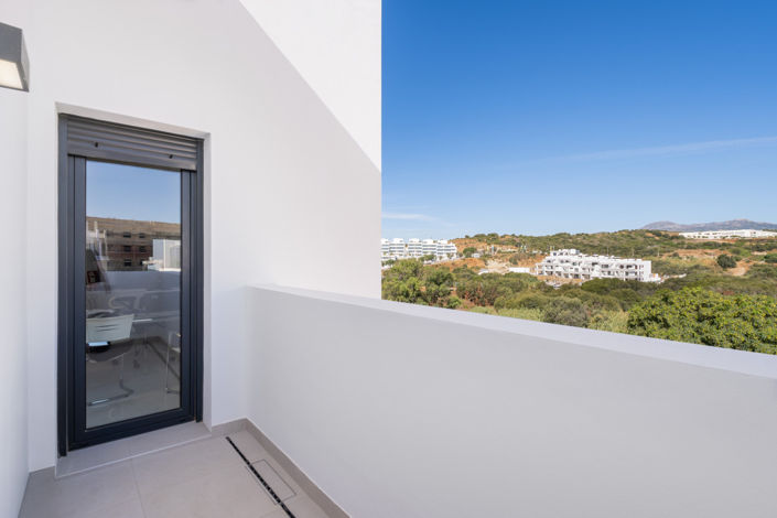 Image No.41-3 Bed Property for sale