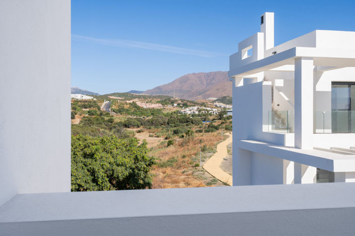 Image No.42-3 Bed Property for sale