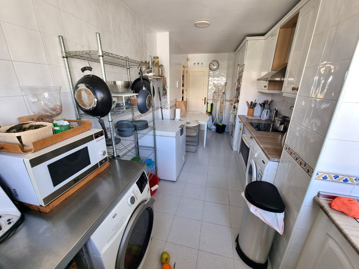 Image No.3-3 Bed Property for sale