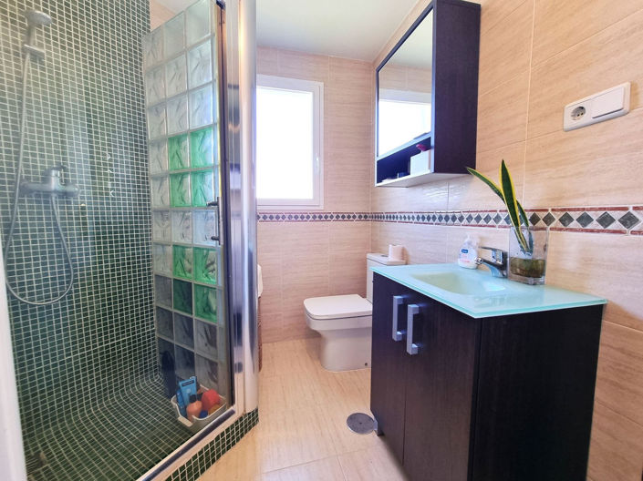 Image No.31-3 Bed Property for sale