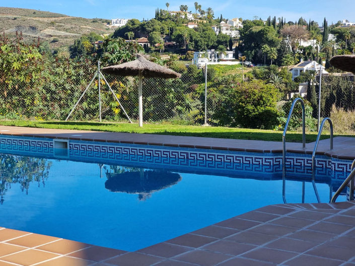 Image No.38-3 Bed Property for sale