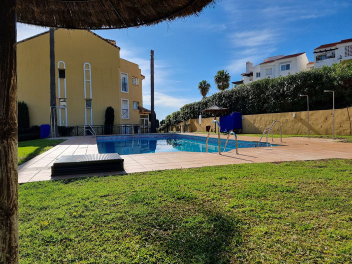 Image No.39-3 Bed Property for sale