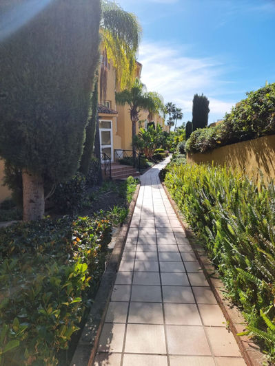 Image No.40-3 Bed Property for sale